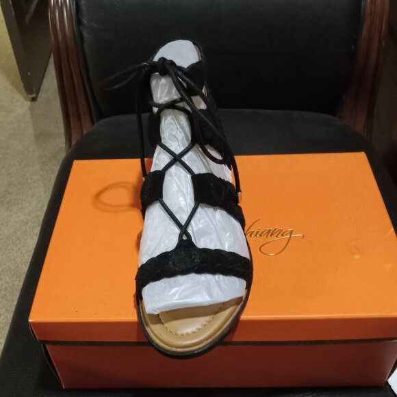 NWT/NIB Arturo Chiang Black suede leather lace up sandals Size 8M - Picture 3 of 4